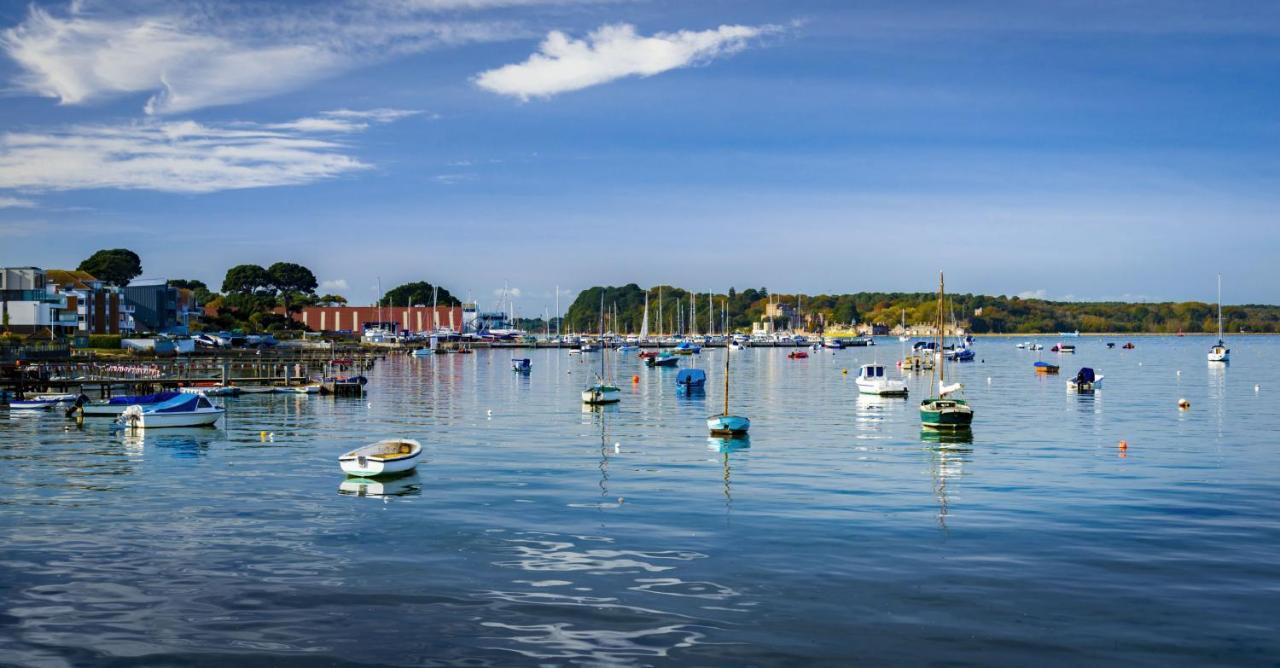 Park Lake View Пул Екстериор снимка