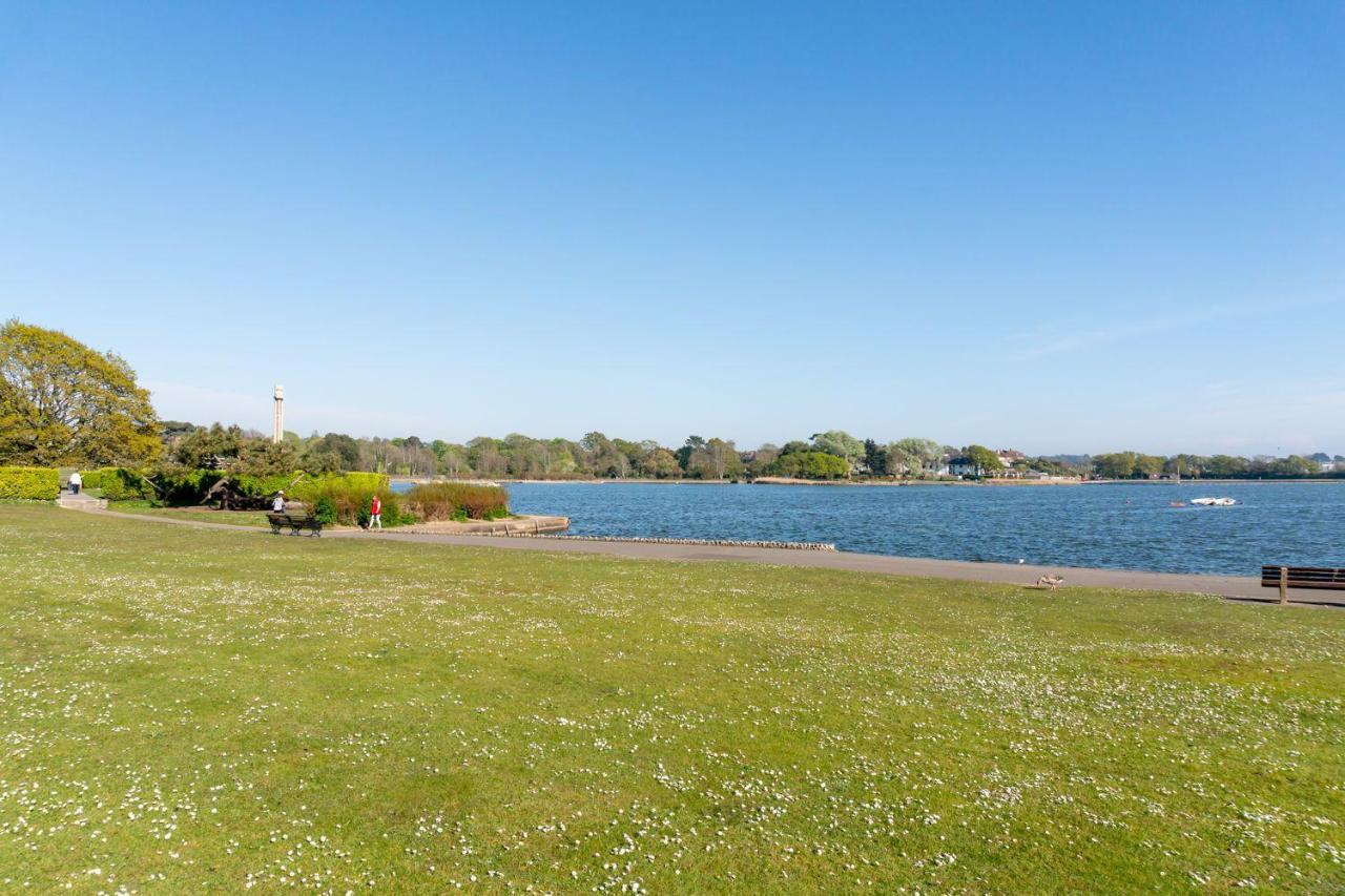 Park Lake View Пул Екстериор снимка