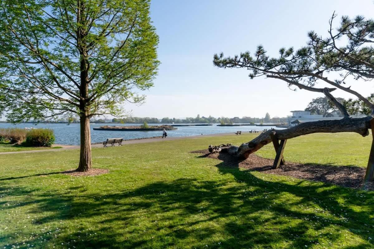 Park Lake View Пул Екстериор снимка